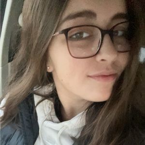 Meet your Posher, Hannah